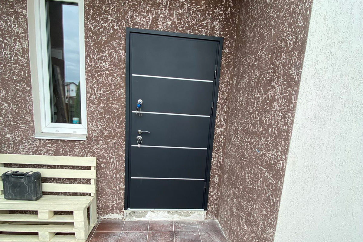 Двері REDFORT фото монтажу