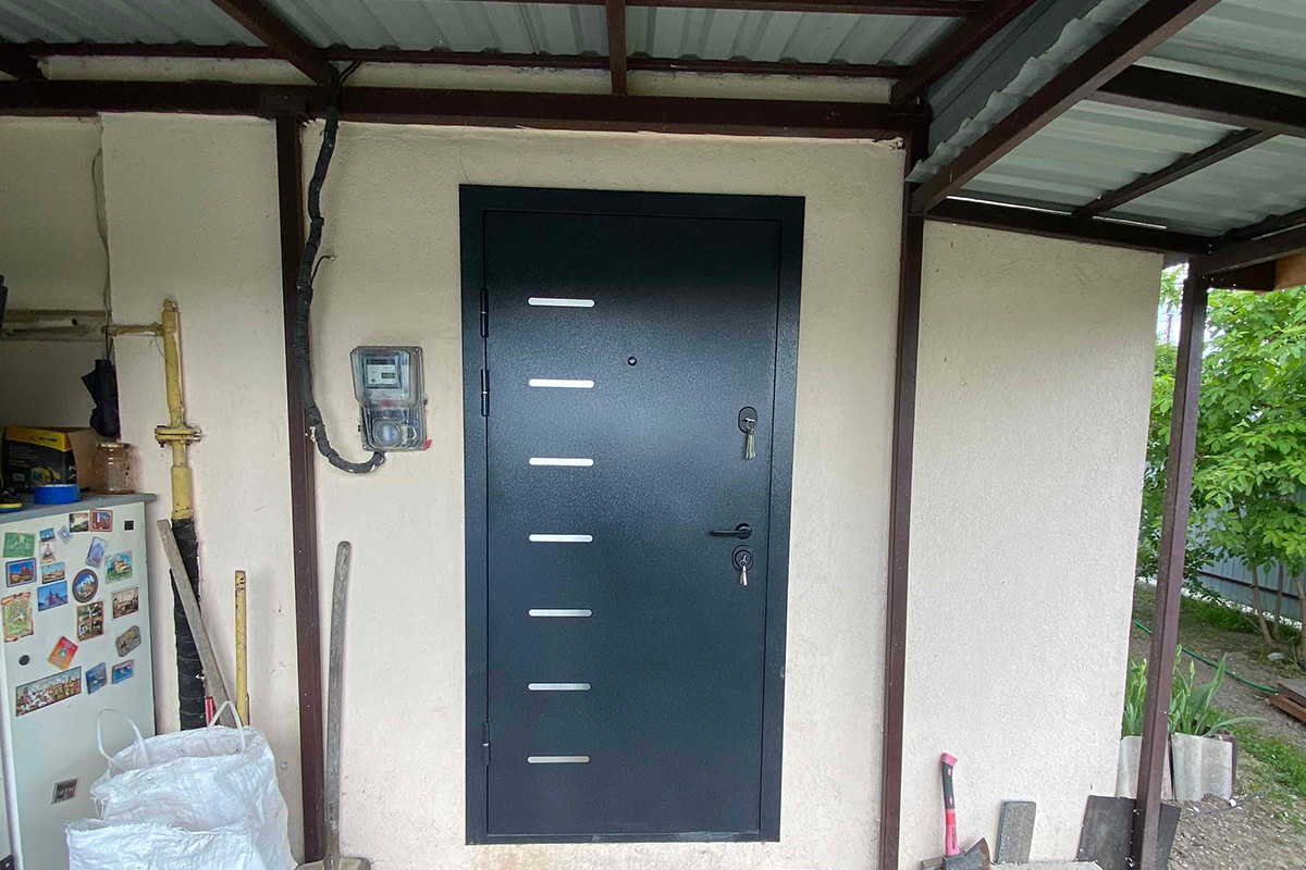 Двері REDFORT фото після встановлення